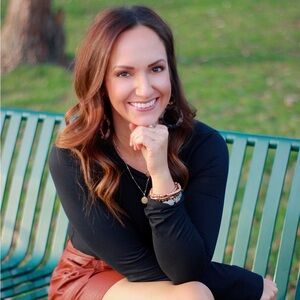 Meet your Posher, Carlye